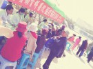 4月9日，阳光明媚，昆明市北市区瀑布湖公园远远就听到瀑布翻滚撞击的声音。瀑布激揣翻腾、水气蒙蒙，每幅水帘.激冲下来