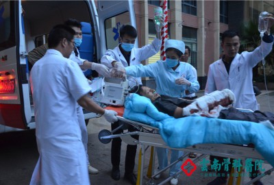 为生命让行，昆石高速车祸7小时生死救援！